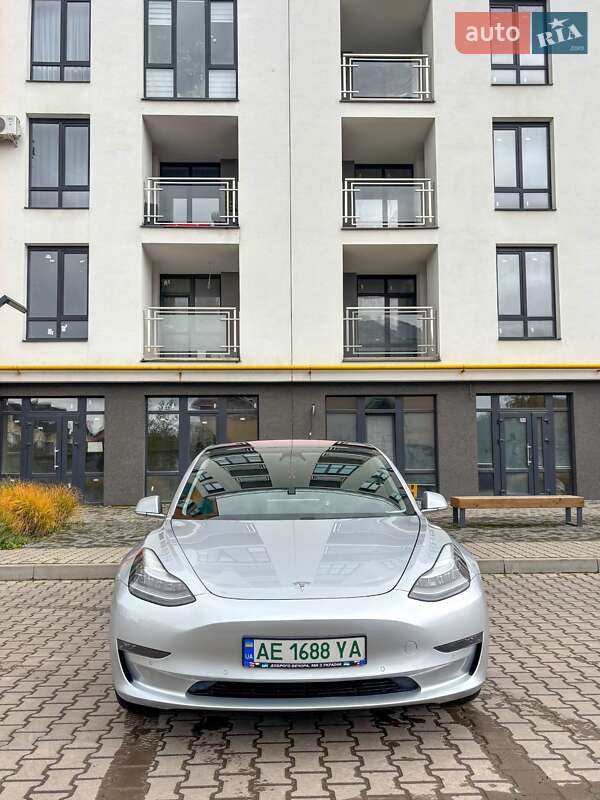 Седан Tesla Model 3 2017 в Ивано-Франковске