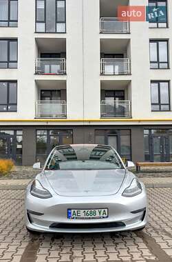 Седан Tesla Model 3 2017 в 