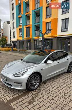 Седан Tesla Model 3 2017 в 