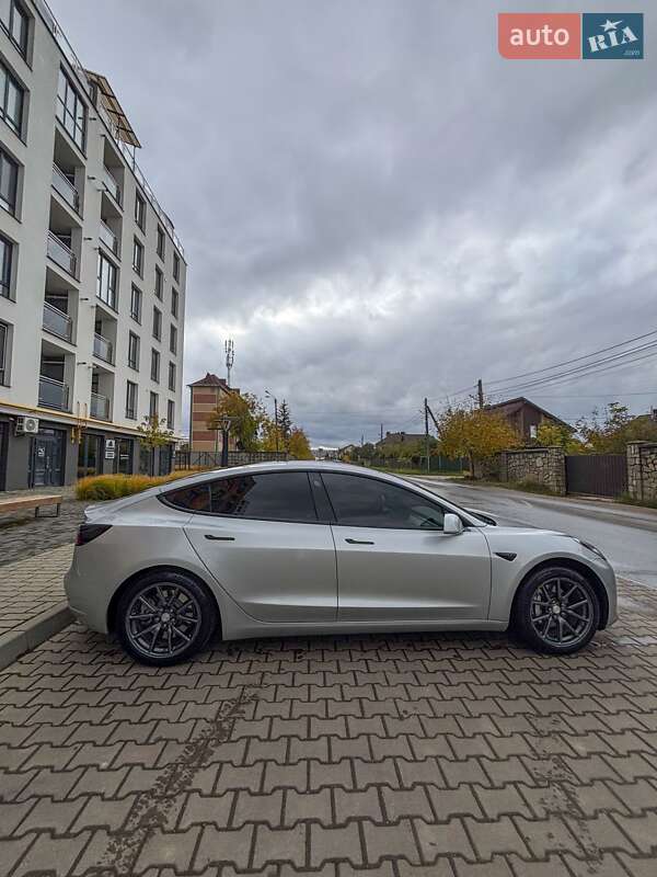 Седан Tesla Model 3 2017 в Ивано-Франковске