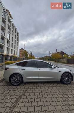 Седан Tesla Model 3 2017 в 