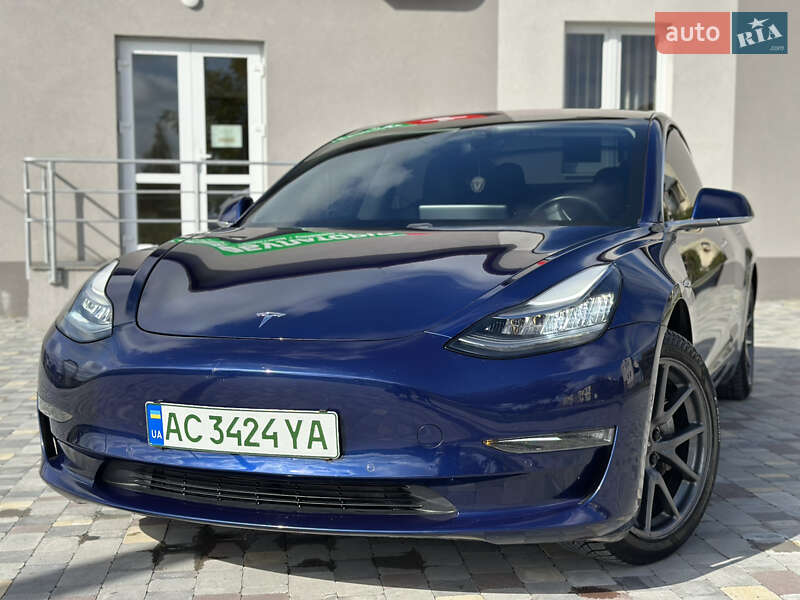 Седан Tesla Model 3 2018 в 