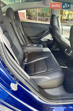 Седан Tesla Model 3 2018 в 