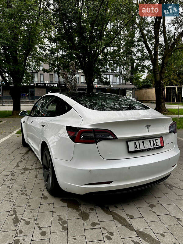 Седан Tesla Model 3 2021 в Ужгороде