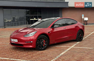 Седан Tesla Model 3 2022 в 
