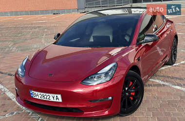 Седан Tesla Model 3 2022 в 