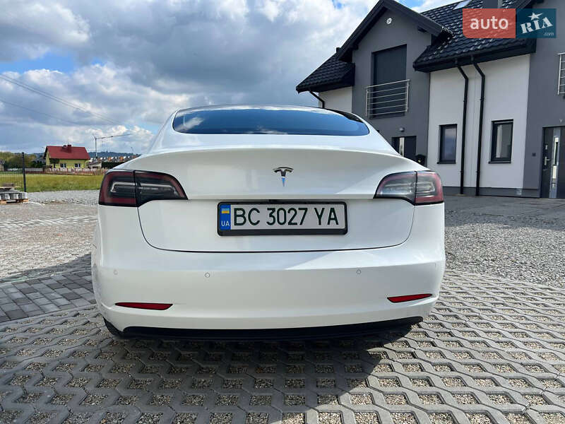 Седан Tesla Model 3 2019 в Шегинях