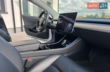 Седан Tesla Model 3 2019 в 