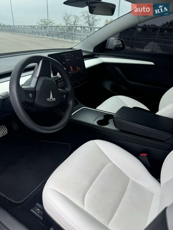 Седан Tesla Model 3 2021 в Запорожье
