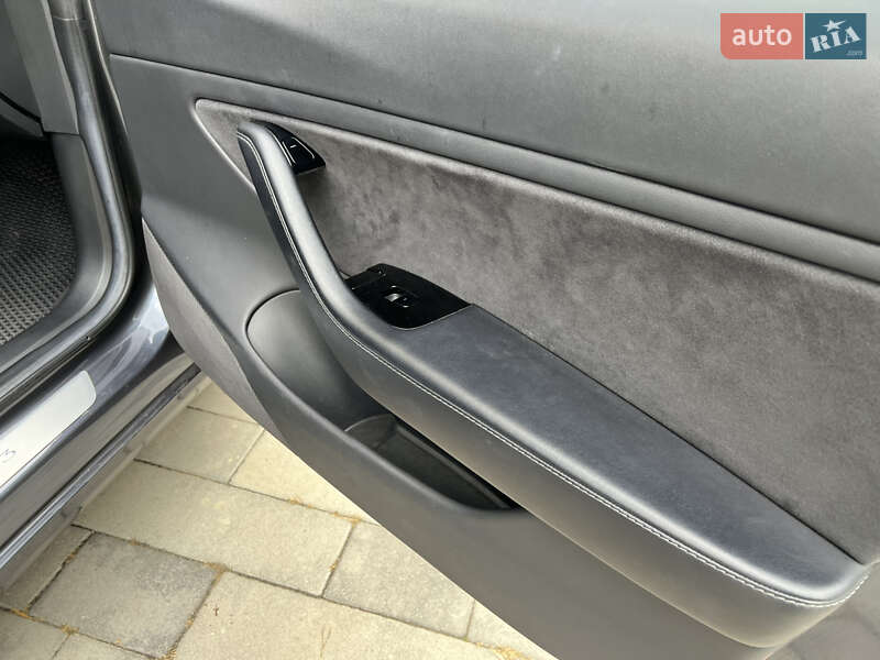 Седан Tesla Model 3 2018 в Охтирці