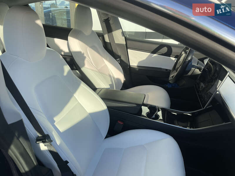 Седан Tesla Model 3 2019 в Тернополе
