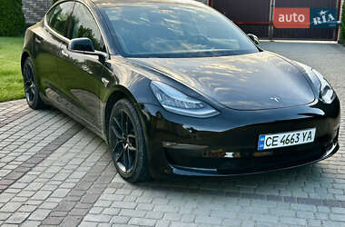 Седан Tesla Model 3 2019 в Черновцах