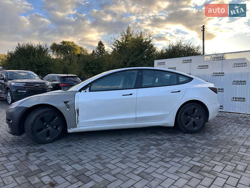 Седан Tesla Model 3 2022 в Луцке