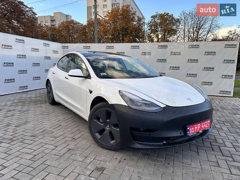 Седан Tesla Model 3 2022 в Луцке