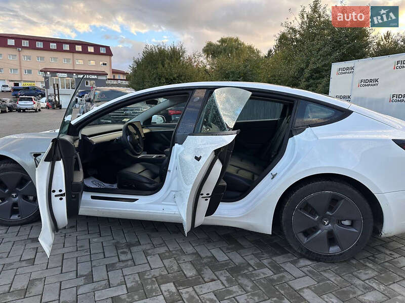 Седан Tesla Model 3 2022 в Луцке