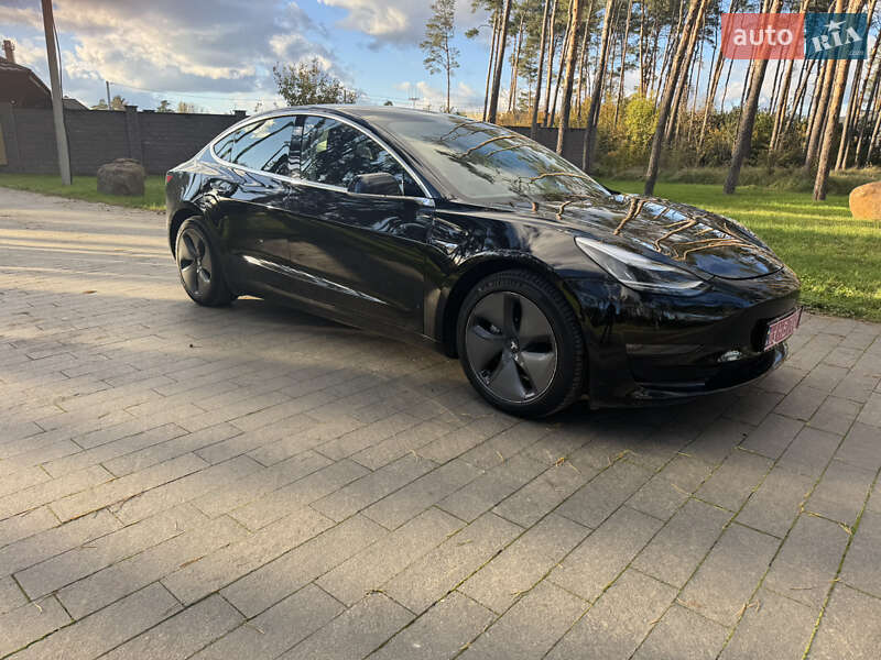 Седан Tesla Model 3 2019 в Житомире