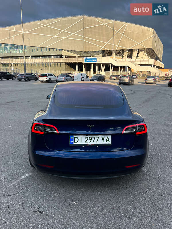 Седан Tesla Model 3 2018 в Львові