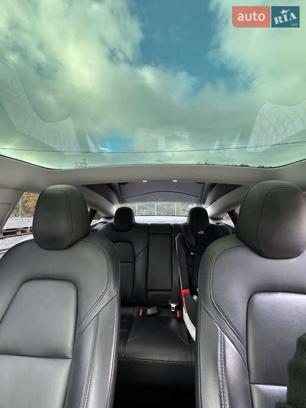 Седан Tesla Model 3 2019 в Копичинці
