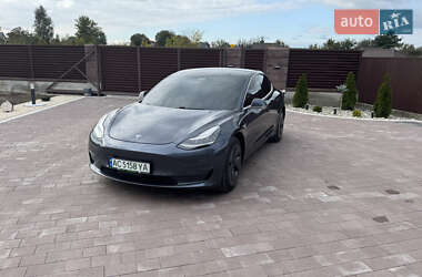 Седан Tesla Model 3 2020 в Львове