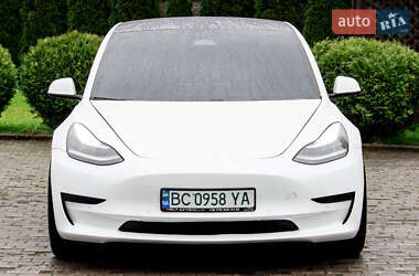 Седан Tesla Model 3 2019 в 