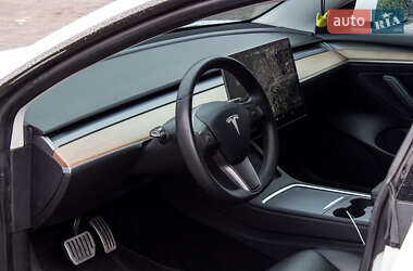 Седан Tesla Model 3 2019 в 