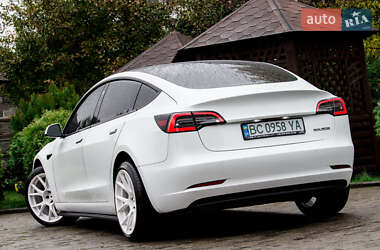 Седан Tesla Model 3 2019 в 