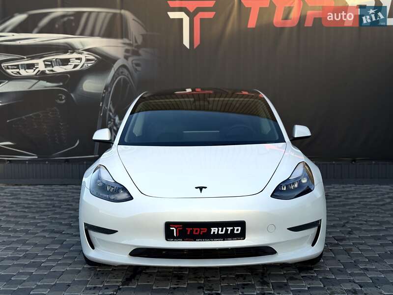 Седан Tesla Model 3 2023 в Львове