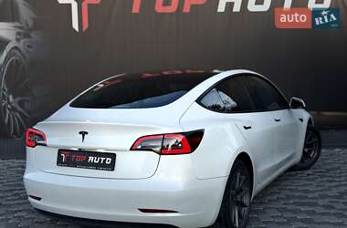 Седан Tesla Model 3 2023 в 