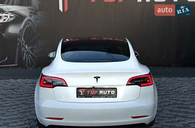 Седан Tesla Model 3 2023 в 