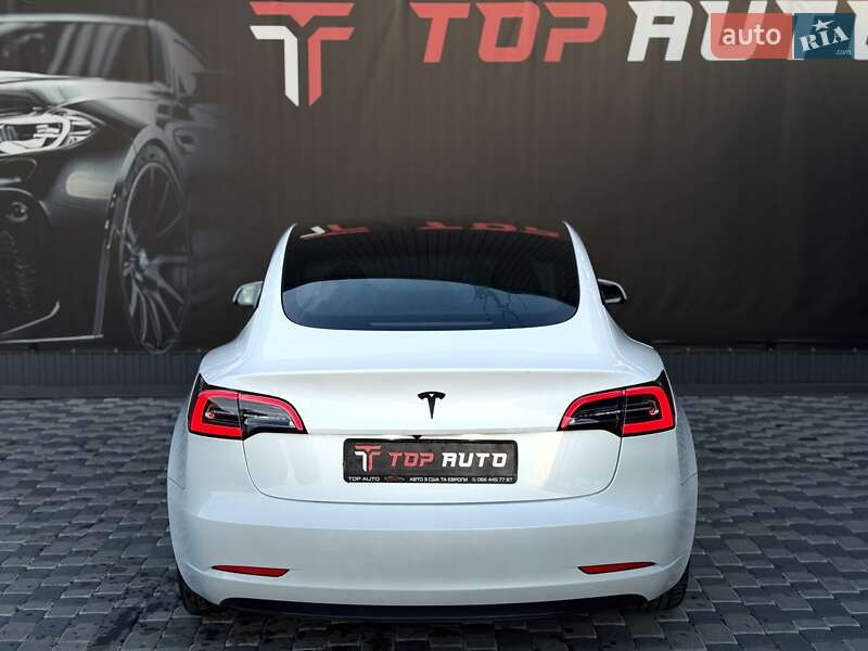 Седан Tesla Model 3 2023 в Львове