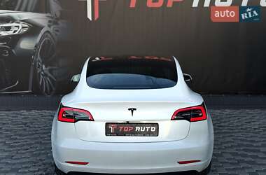 Седан Tesla Model 3 2023 в 