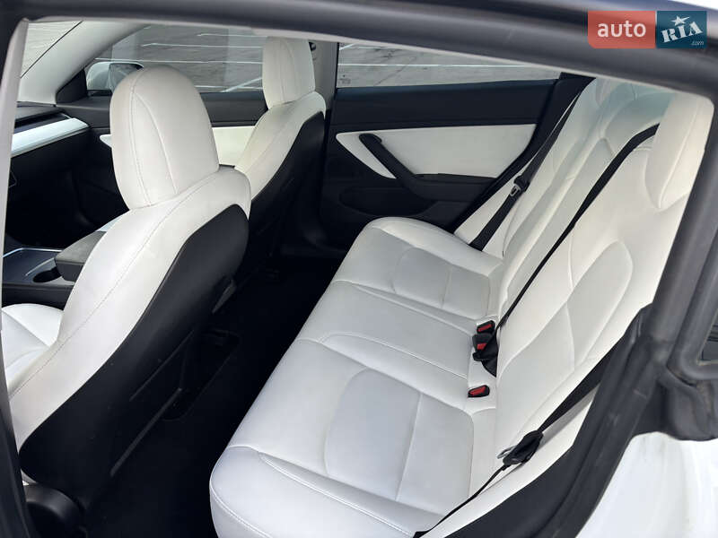 Седан Tesla Model 3 2021 в Днепре