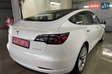 Седан Tesla Model 3 2023 в 
