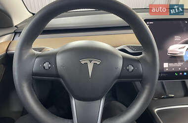 Седан Tesla Model 3 2023 в 