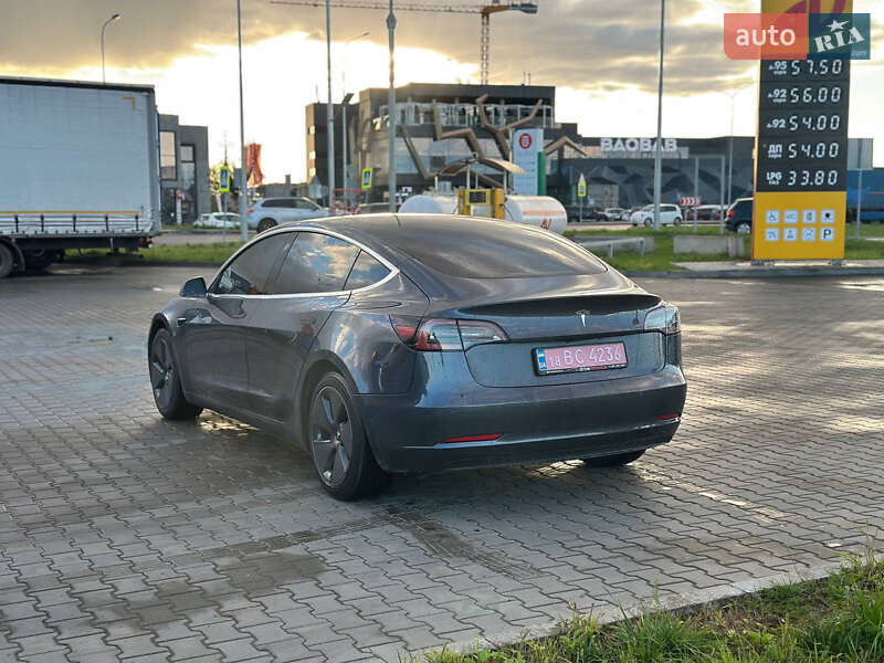 Седан Tesla Model 3 2020 в Луцьку