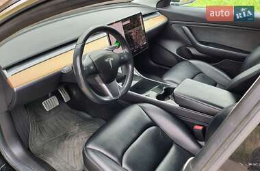 Седан Tesla Model 3 2019 в 