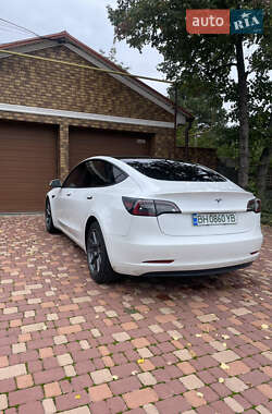 Седан Tesla Model 3 2021 в 