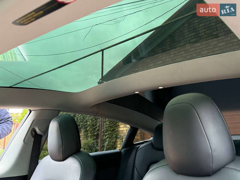 Седан Tesla Model 3 2021 в Одесі