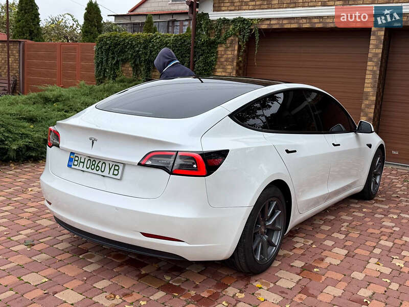 Седан Tesla Model 3 2021 в Одесі
