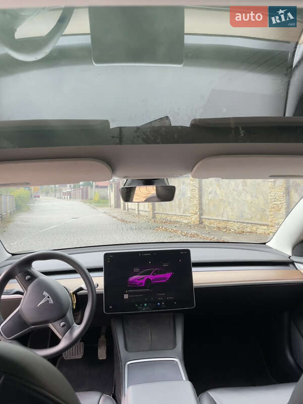 Седан Tesla Model 3 2022 в Івано-Франківську