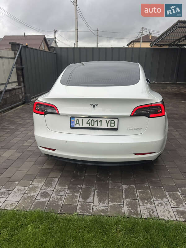 Седан Tesla Model 3 2018 в Києві
