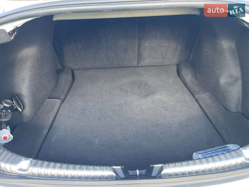 Седан Tesla Model 3 2020 в Нововолынске