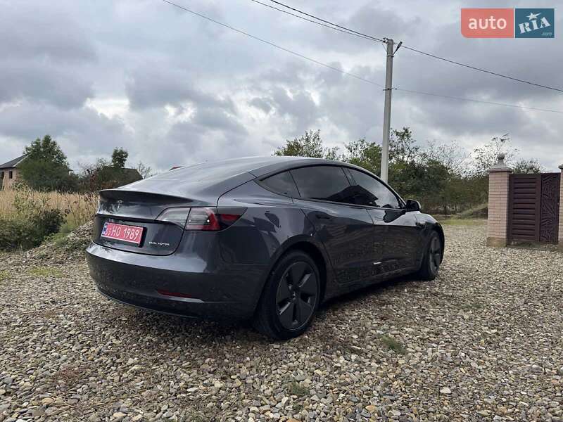 Седан Tesla Model 3 2022 в Коломиї