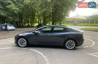 Седан Tesla Model 3 2022 в 