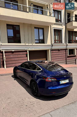 Седан Tesla Model 3 2018 в Львове