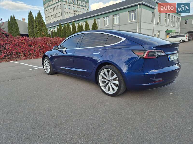 Седан Tesla Model 3 2019 в Киеве
