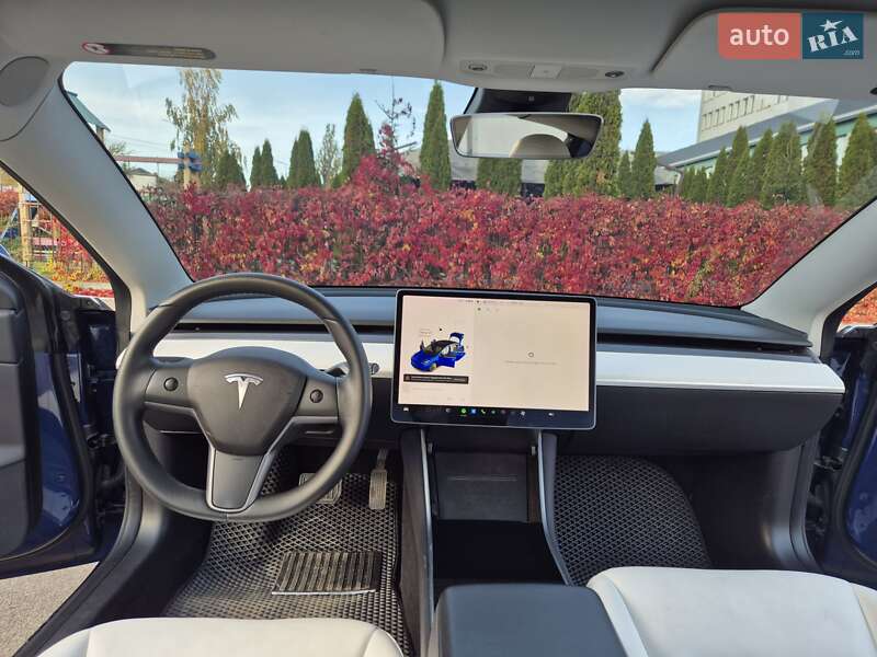 Седан Tesla Model 3 2019 в Киеве