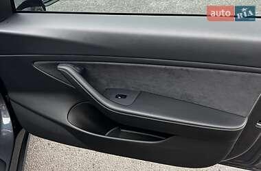 Седан Tesla Model 3 2021 в  фото 16 Седан Tesla Model 3 2021 в