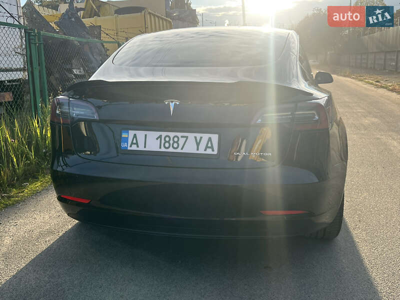 Седан Tesla Model 3 2022 в Києві