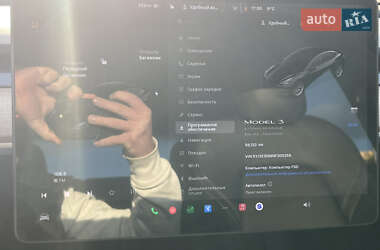Седан Tesla Model 3 2022 в 